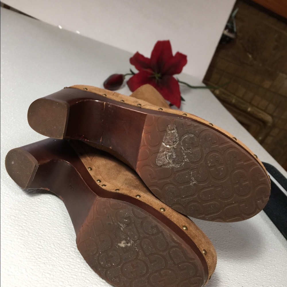 Ugg Size 8 - image 6